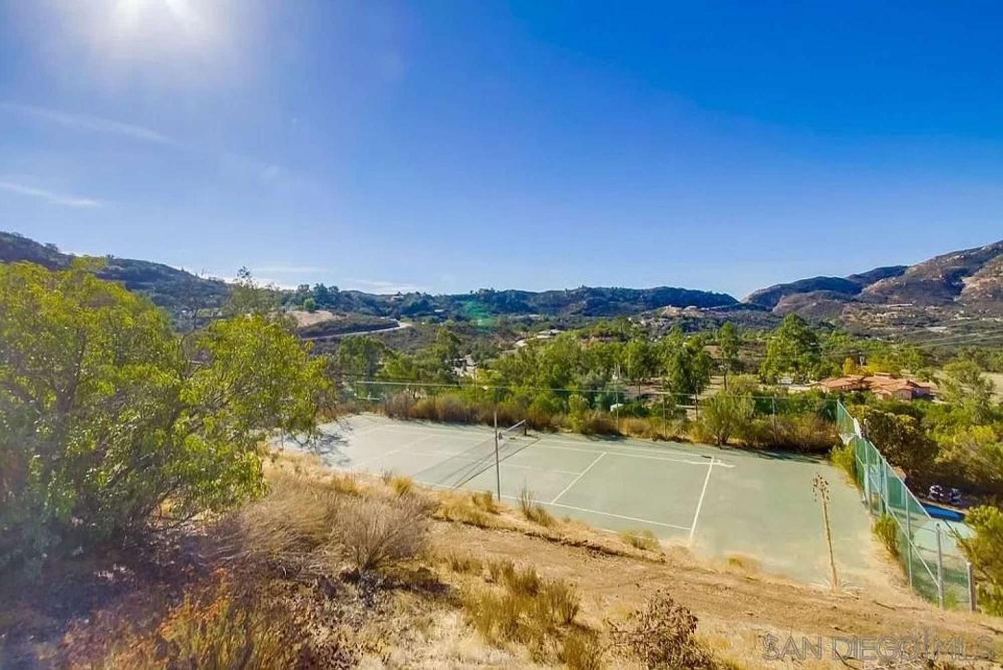 Private Home On 10 Acres - Heated Salt Pool & Jacuzzi, Mountain & City Views, Horseshoes, Basketball, Bbq, Golf Putting, Foosball, Croquet, Bose Stereo, White Cotton Bedding - Hilltop Hacienda, Pool Heat Optional Jamul Экстерьер фото